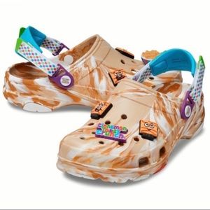 Cinnamon Toast Crunch Crocs Size Kid’s 5